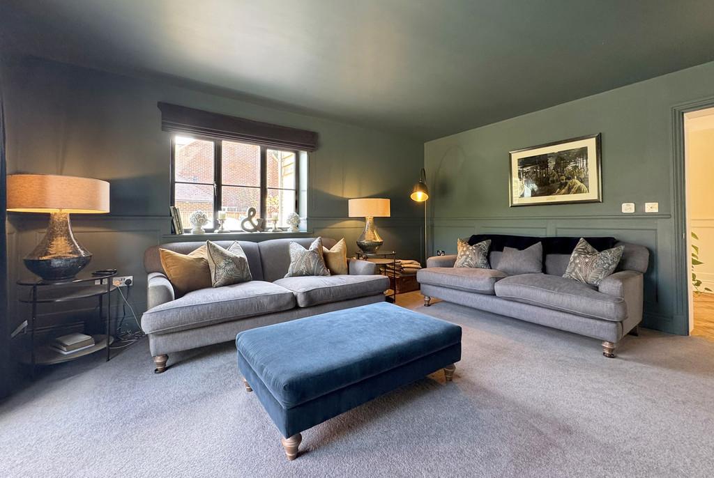 TO Sitting Room