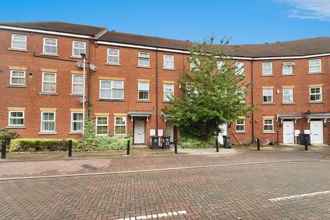 4 bedroom townhouse for sale, Larchmont Road, Leicester