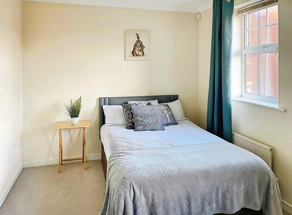 1f61f578-88 20 LARCHMONT 20 RD 20 ROOM 201