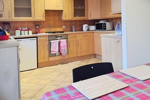 4 bedroom townhouse for sale, Larchmont Road, Leicester