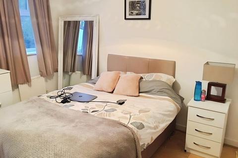 4 bedroom townhouse for sale, Larchmont Road, Leicester