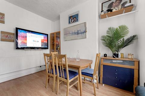 2 bedroom ground floor flat for sale, Mount Pleasant Road, London N17