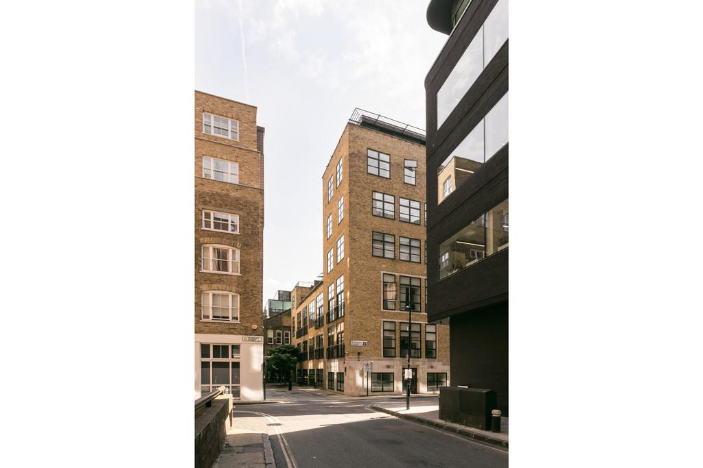 16.5 Stukeley Street-17