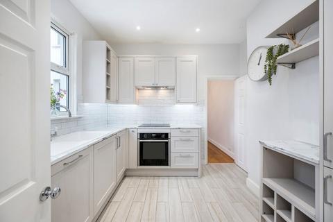 2 bedroom flat for sale, Southfield Road, London W4