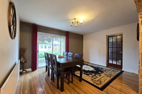 61 East Avenue, Hayes, UB3 2HR