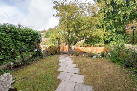 3 bedroom terraced house for sale, Fairfield Close, Dorking