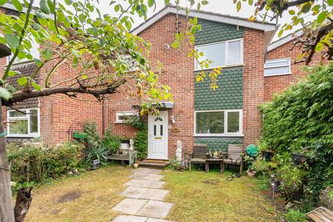3 bedroom terraced house for sale, Fairfield Close, Dorking