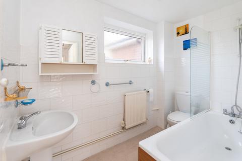 2 Fairfield Close, Dorking, RH4 1LJ