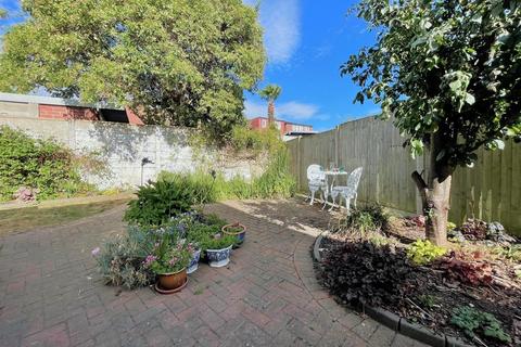 40 Veals Mead, Mitcham, CR4 3SB