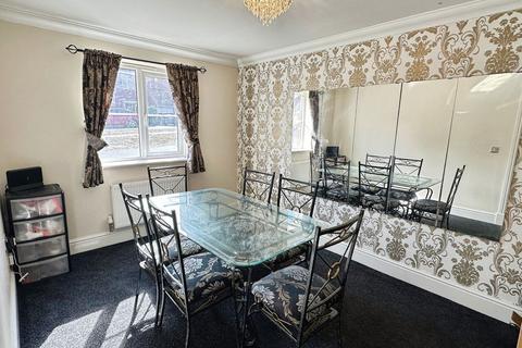 4 bedroom link detached house for sale, Saxthorpe Road, Leicester LE5
