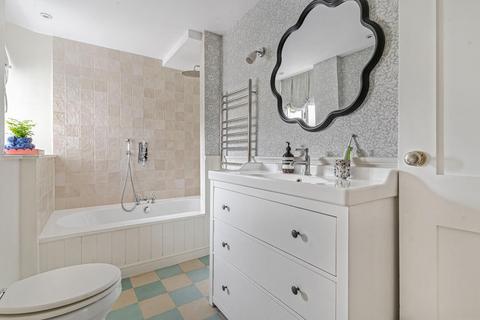2 bedroom flat for sale, Queensthorpe Road