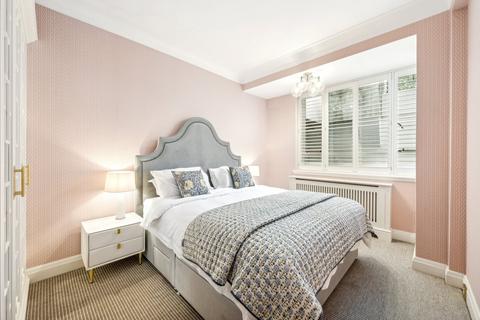 2 bedroom flat for sale, Burton Court, Franklins Row, Chelsea