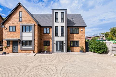 4 bedroom semi-detached house for sale, Kings Court, Sheerness ME12