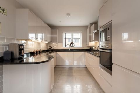 4 bedroom semi-detached house for sale, Kings Court, Sheerness ME12