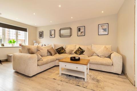 3 bedroom end of terrace house for sale, Lindley Road, Godstone