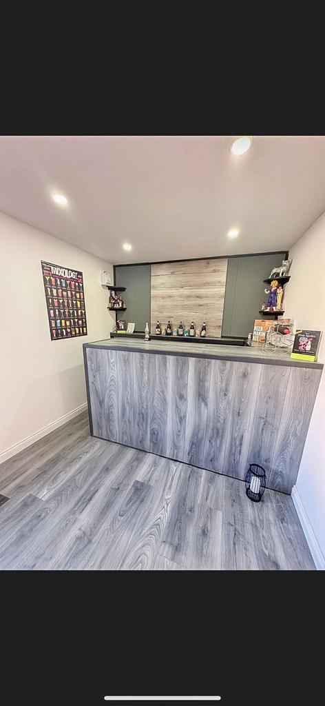 Garage/bar