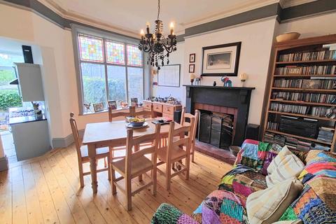 5 bedroom terraced house for sale, High Street, Brighouse HD6