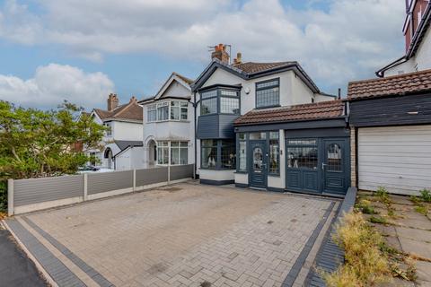 4 bedroom semi-detached house for sale, Holly Road, Oldbury B68