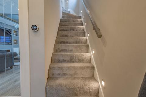4 bedroom semi-detached house for sale, Holly Road, Oldbury B68