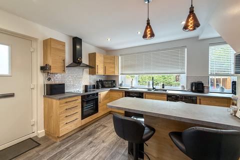 3 bedroom semi-detached house for sale, Sandylands, Huddersfield HD4