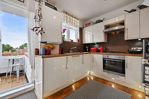 undefined, Woodlands, North Harrow