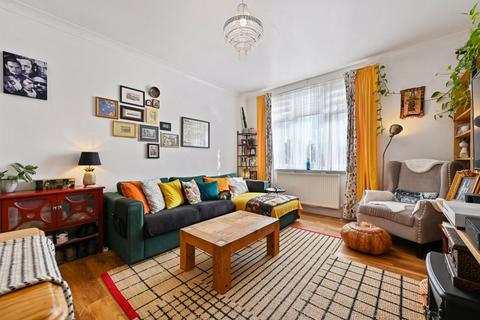 undefined, Woodlands, North Harrow