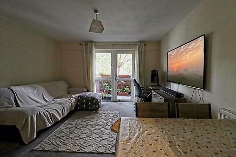 2 bedroom apartment for sale, The Chase, Grays