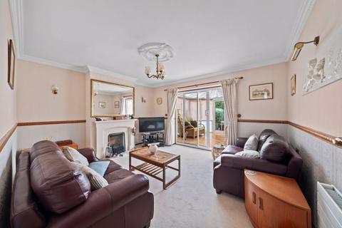 3 Greenway, Wallington, SM6 8DQ