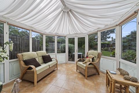 3 Greenway, Wallington, SM6 8DQ
