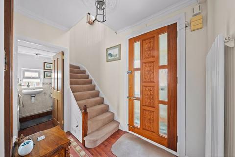 3 Greenway, Wallington, SM6 8DQ