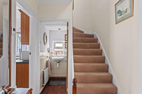 3 Greenway, Wallington, SM6 8DQ