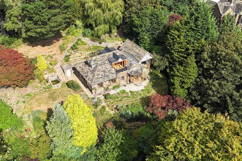 4 bedroom detached house for sale, Marldon Road, Northowram HX3