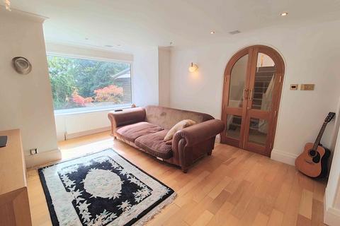 4 bedroom detached house for sale, Marldon Road, Northowram HX3