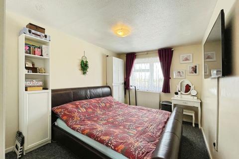 2 bedroom flat for sale, Five Acres, Harlow CM18