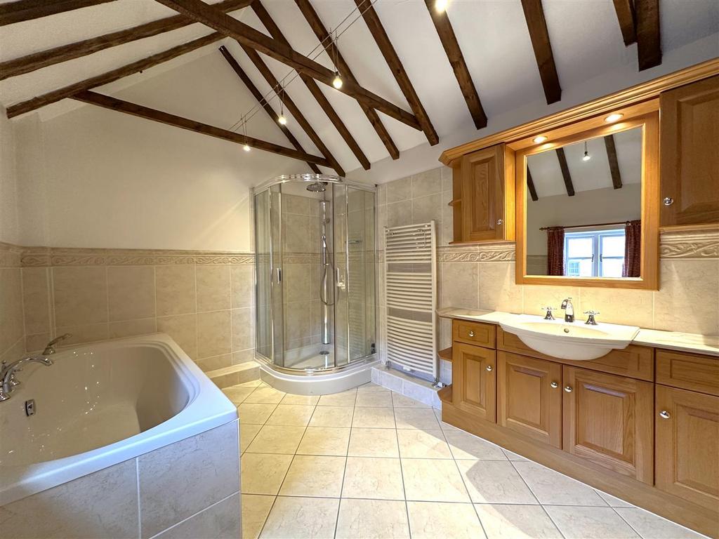 Four-Piece Bathroom 733