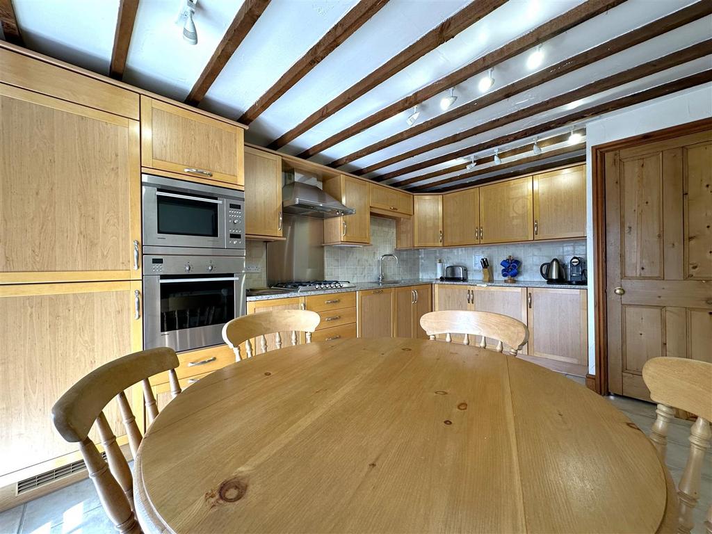 Kitchen/Diner 695