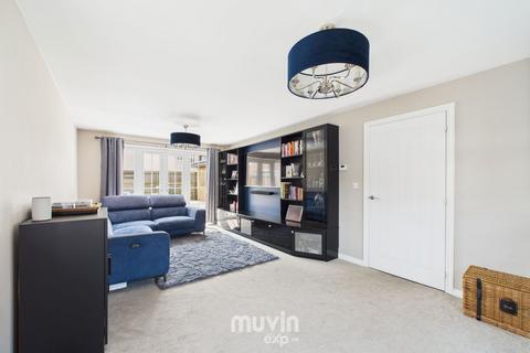 4 bedroom detached house for sale, Hibbert Drive, Dunmow CM6