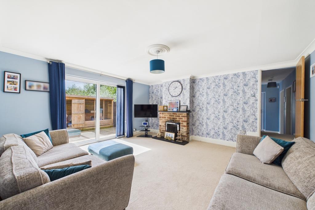 Ewe Move - Spalding - Living Room