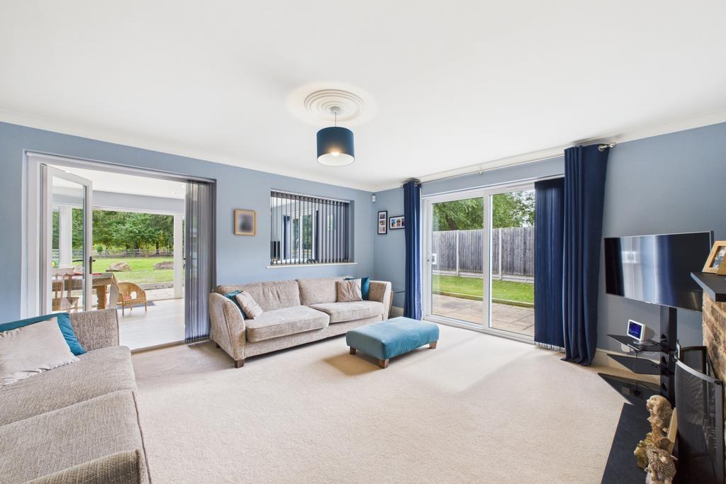 Ewe Move - Spalding - Living Room