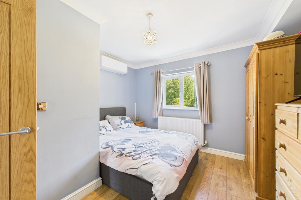 Ewe Move - Spalding - Bedroom