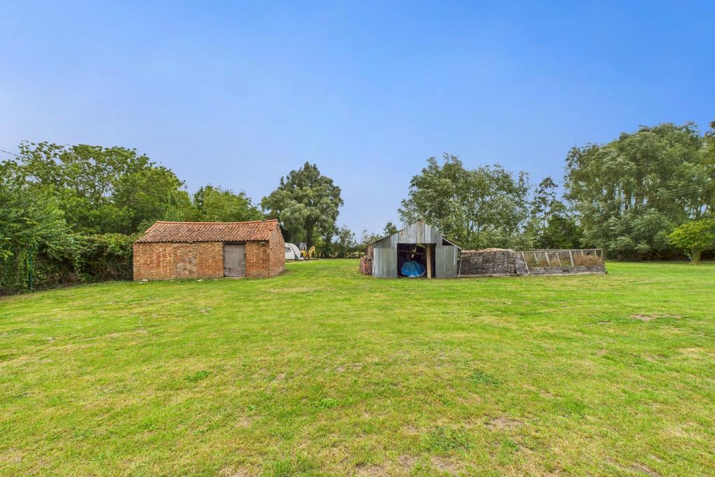 Ewe Move - Spalding - Garden