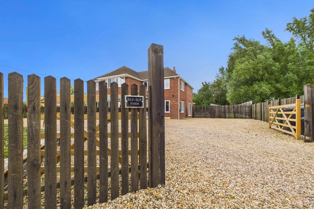 Ewe Move - Spalding - Front of House