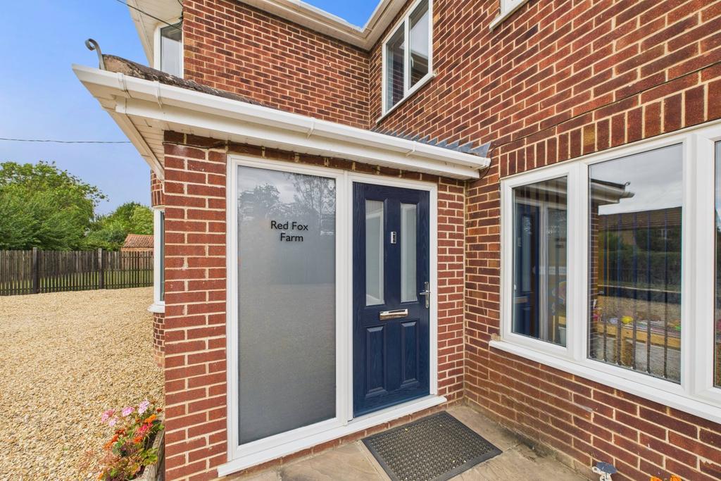 Ewe Move - Spalding - Front of House