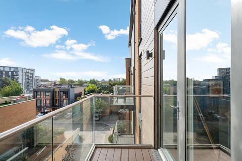 1 bedroom flat for sale, Rose Court, Brentford