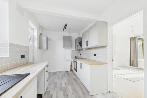 2 bedroom terraced house to rent, Cawdor Road, Sheffield S2