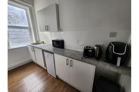2 bedroom house share to rent, 2 The Esplanade, Burnham on Sea, TA8