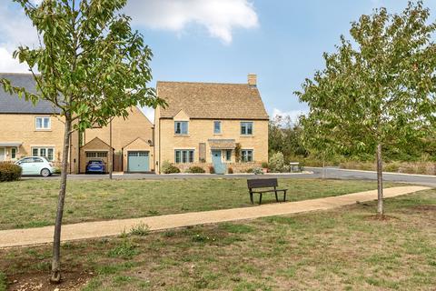 4 bedroom detached house for sale, Trubshaw Way, Fairford, GL7