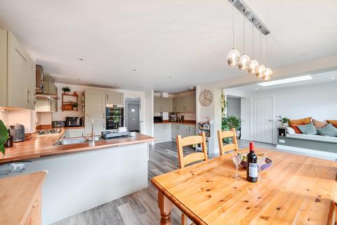 4 bedroom detached house for sale, Trubshaw Way, Fairford, GL7