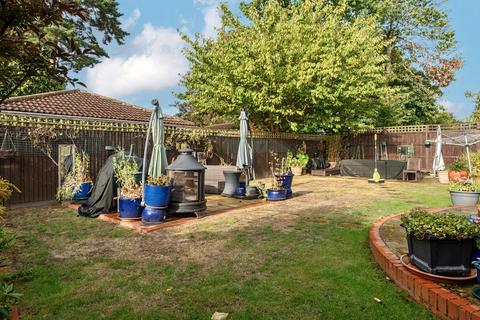 undefined, Nine Mile Ride, Finchampstead, Berkshire