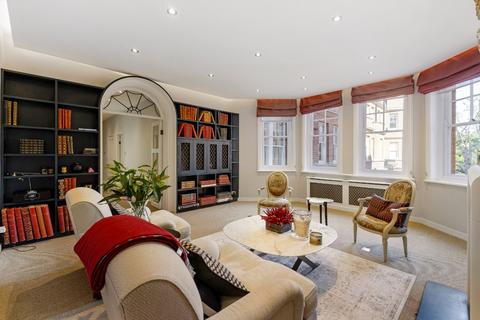 undefined, Cheyne Court, Chelsea, London